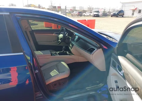 2016 Hyundai Genesis 3.8 z USA, uszkodzony, nr VIN KMHGN4JE3GU124618